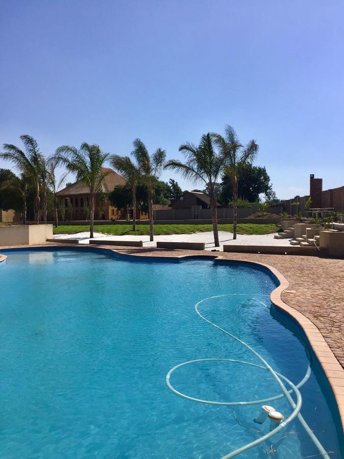 Hotel The Three Countries Estate Benoni Esterno foto