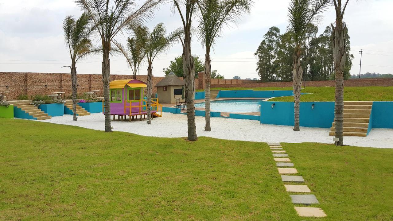 Hotel The Three Countries Estate Benoni Esterno foto
