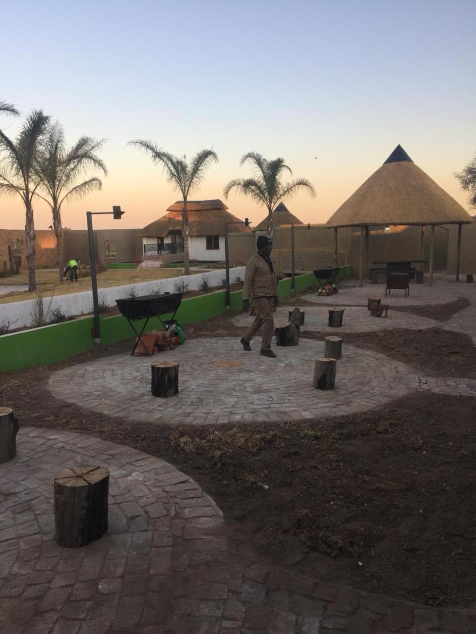 Hotel The Three Countries Estate Benoni Esterno foto
