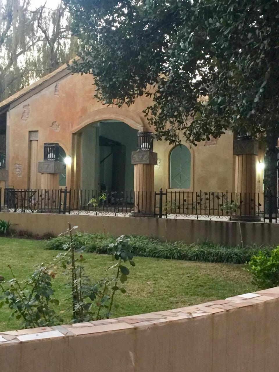Hotel The Three Countries Estate Benoni Esterno foto