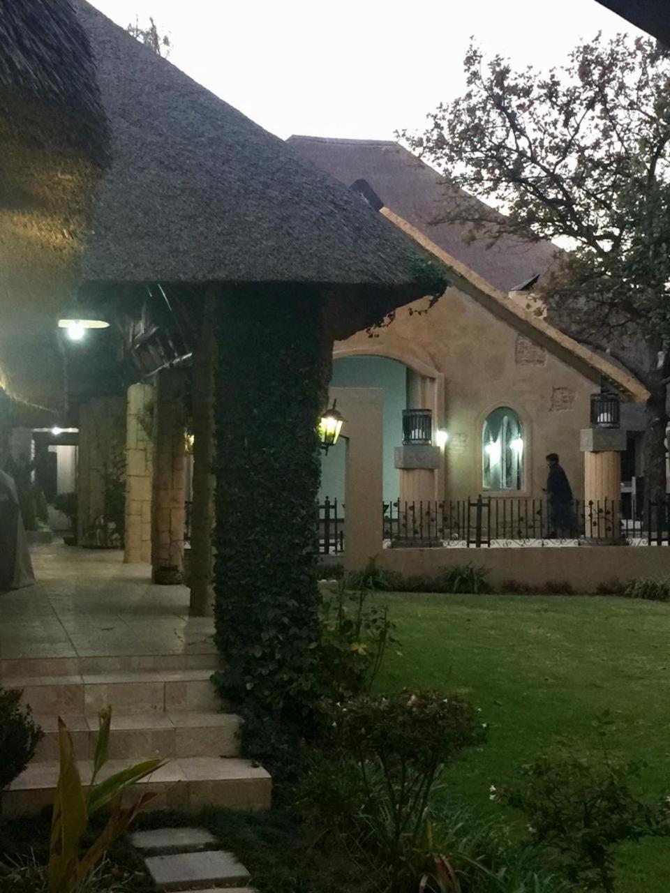 Hotel The Three Countries Estate Benoni Esterno foto