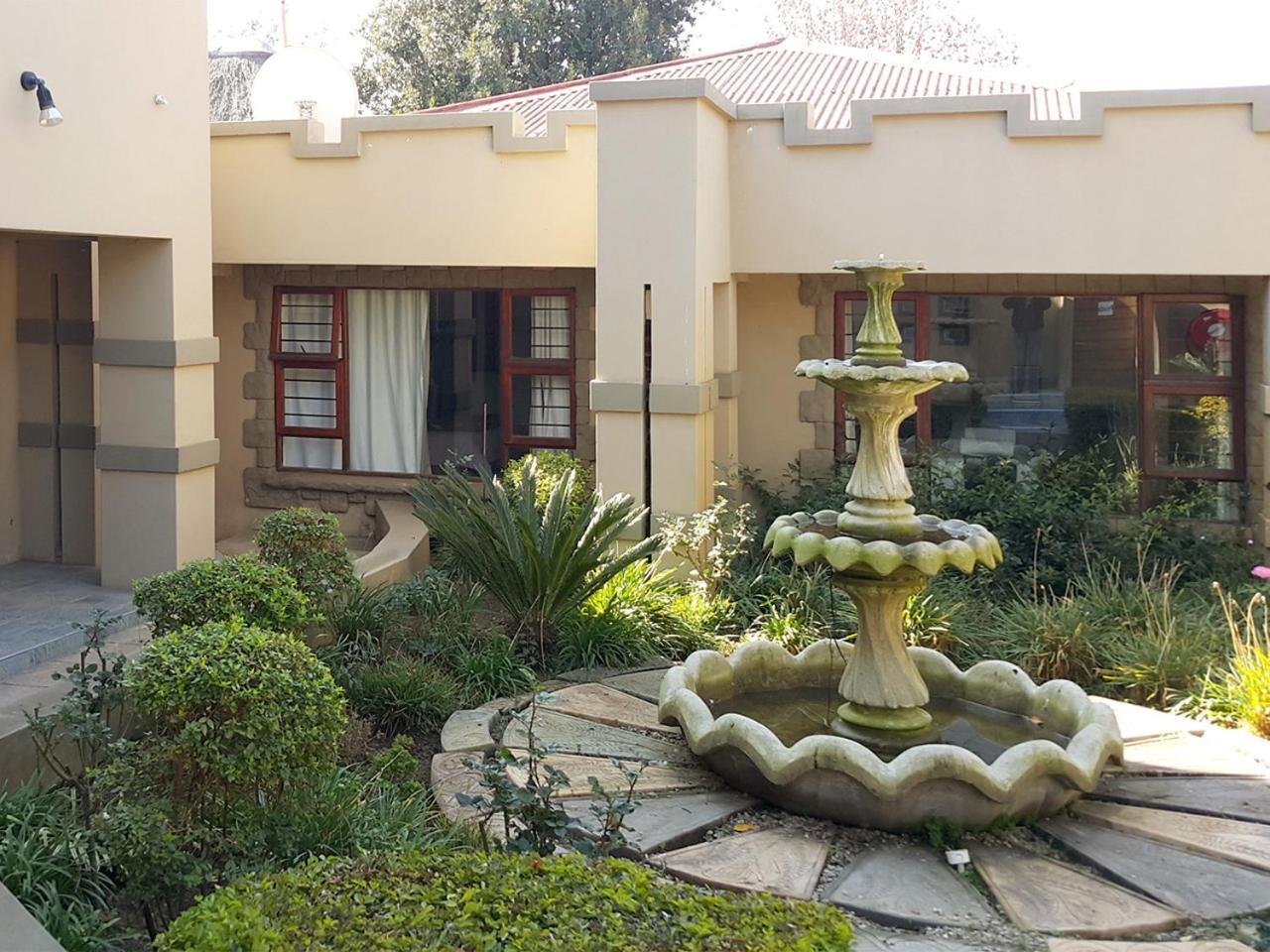 Hotel The Three Countries Estate Benoni Esterno foto