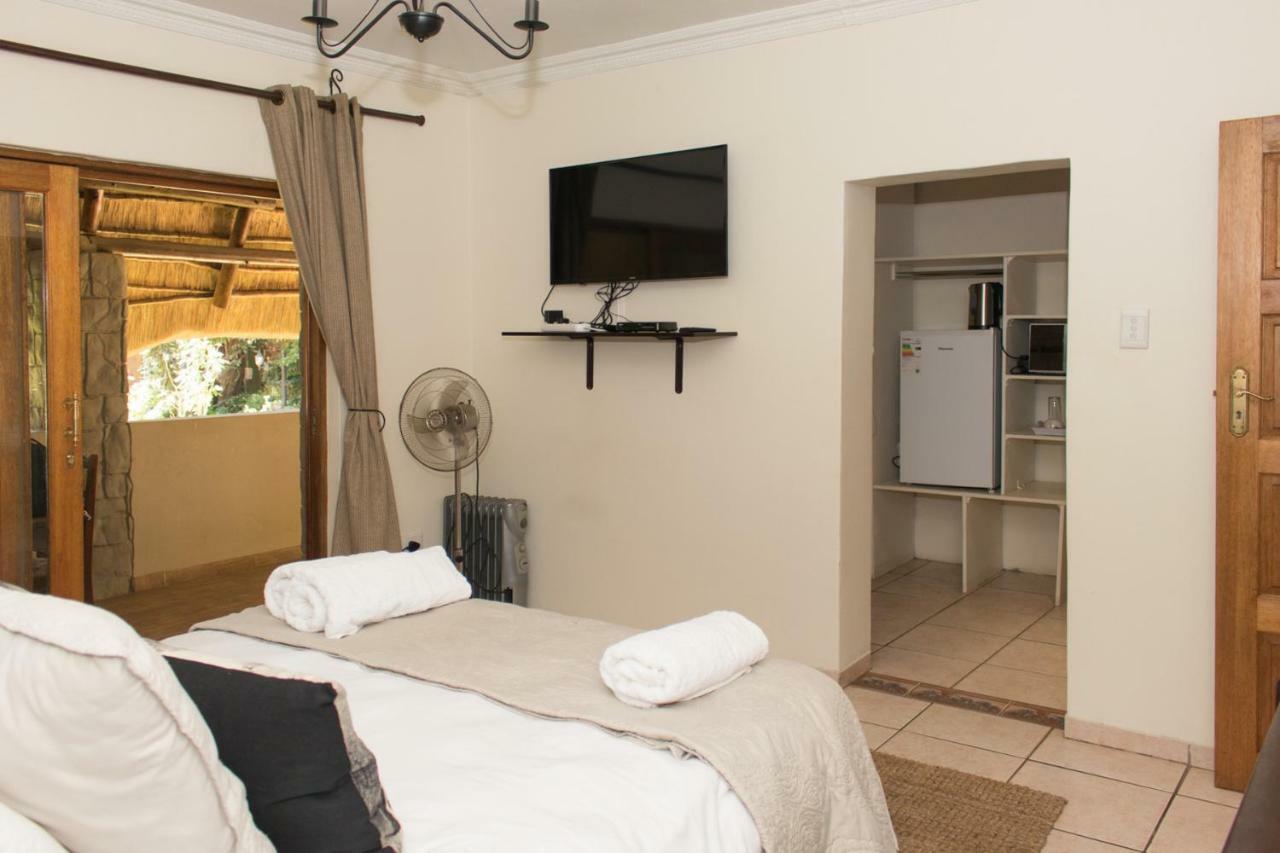 Hotel The Three Countries Estate Benoni Esterno foto